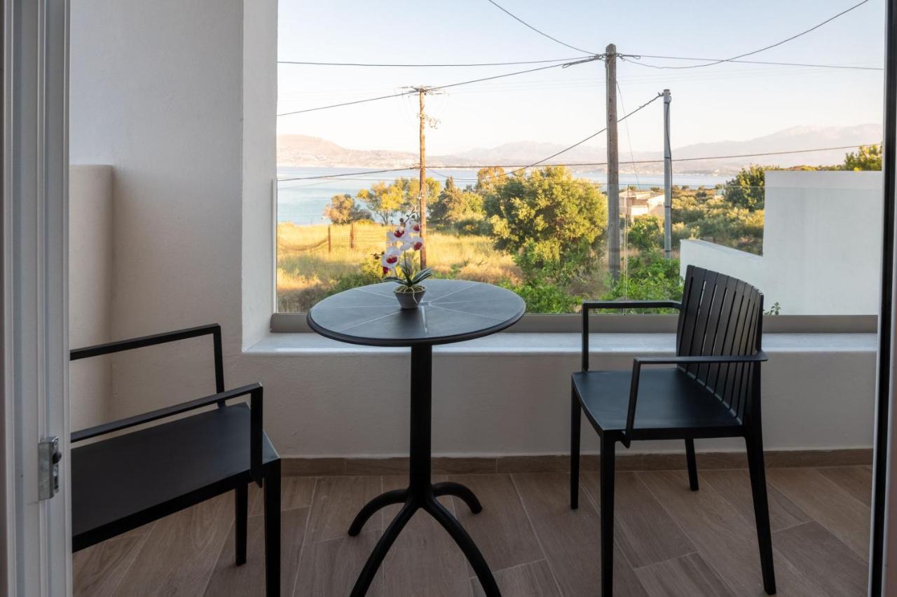 Eleftherias Suites - Near Beach Apartments マラティ エクステリア 写真