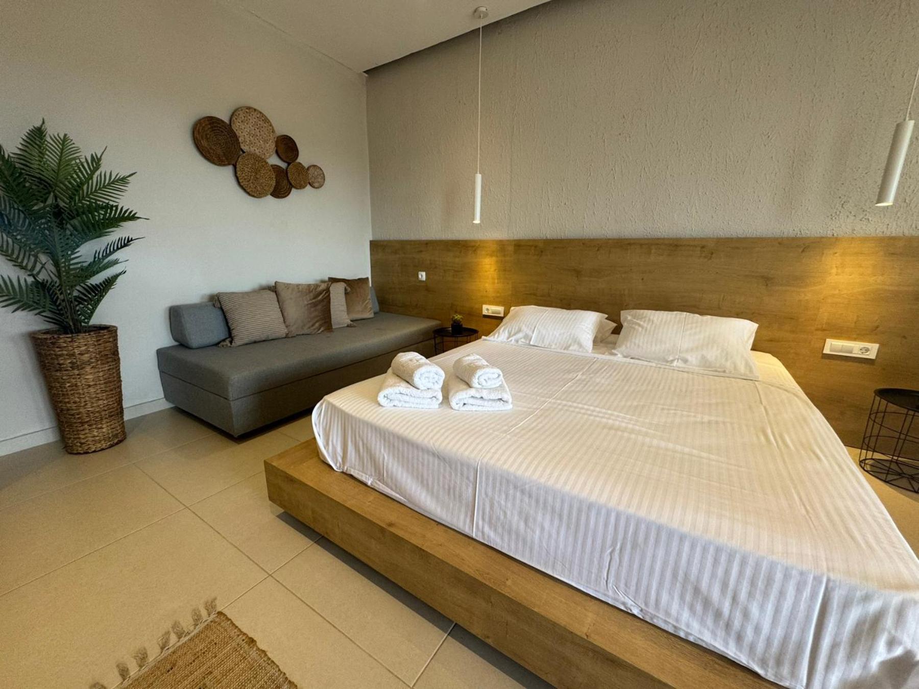 Eleftherias Suites - Near Beach Apartments マラティ エクステリア 写真