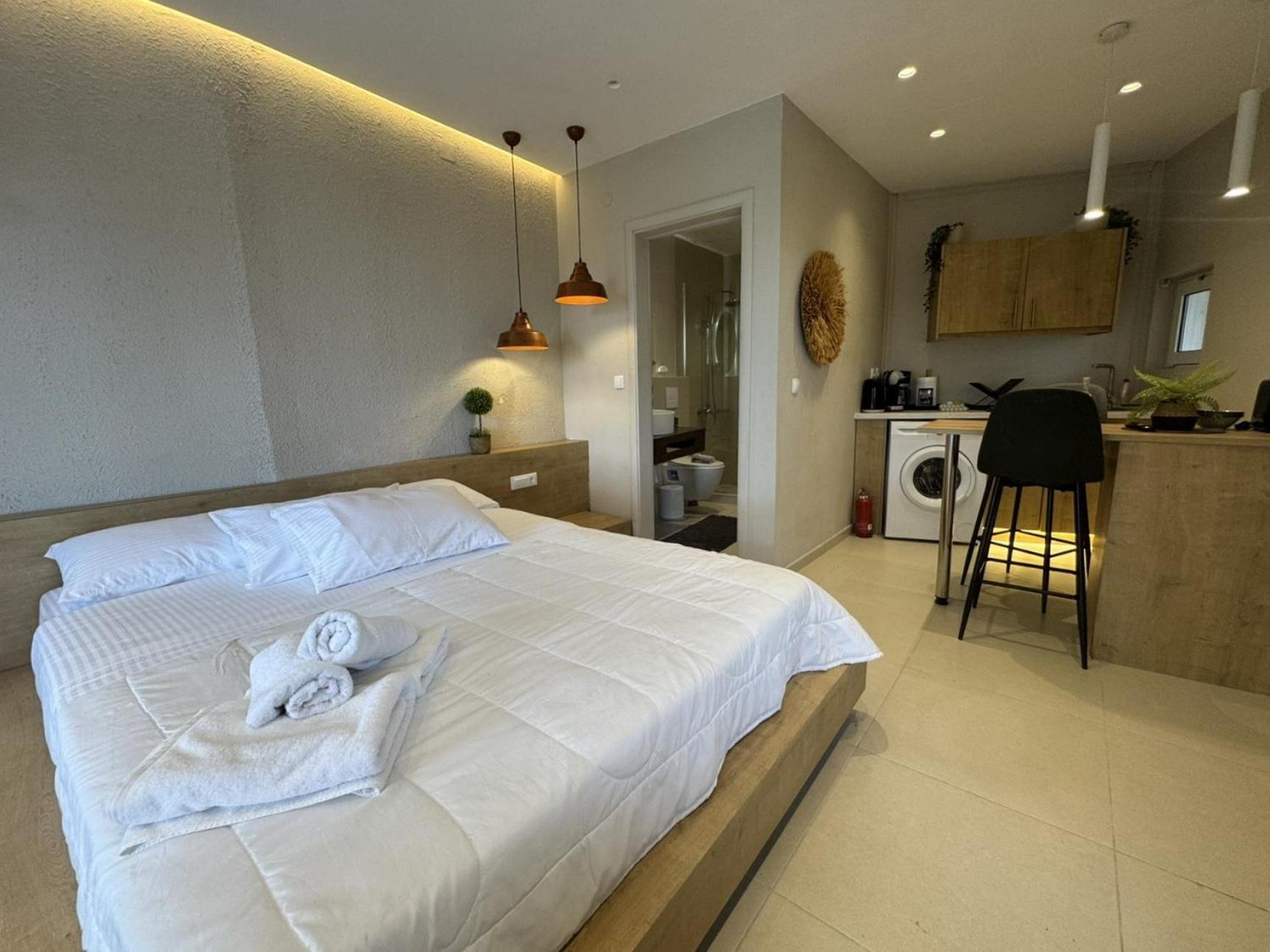 Eleftherias Suites - Near Beach Apartments マラティ エクステリア 写真